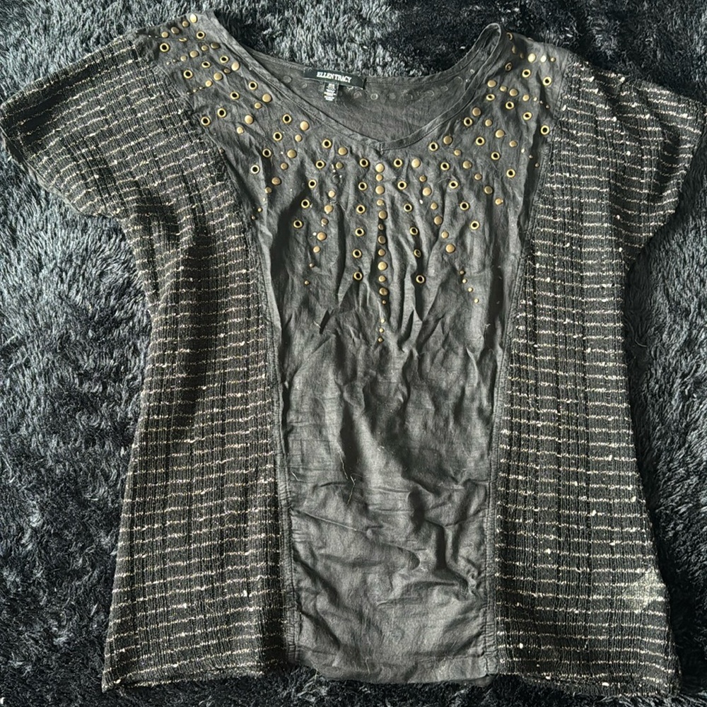 Size medium Ellen Tracy Black shirt.